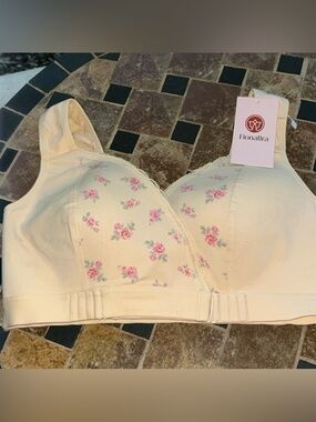 NWT Fiona Bra Comfortable & Convenient Front Wrap Closure Bra Pink/ Beige Large